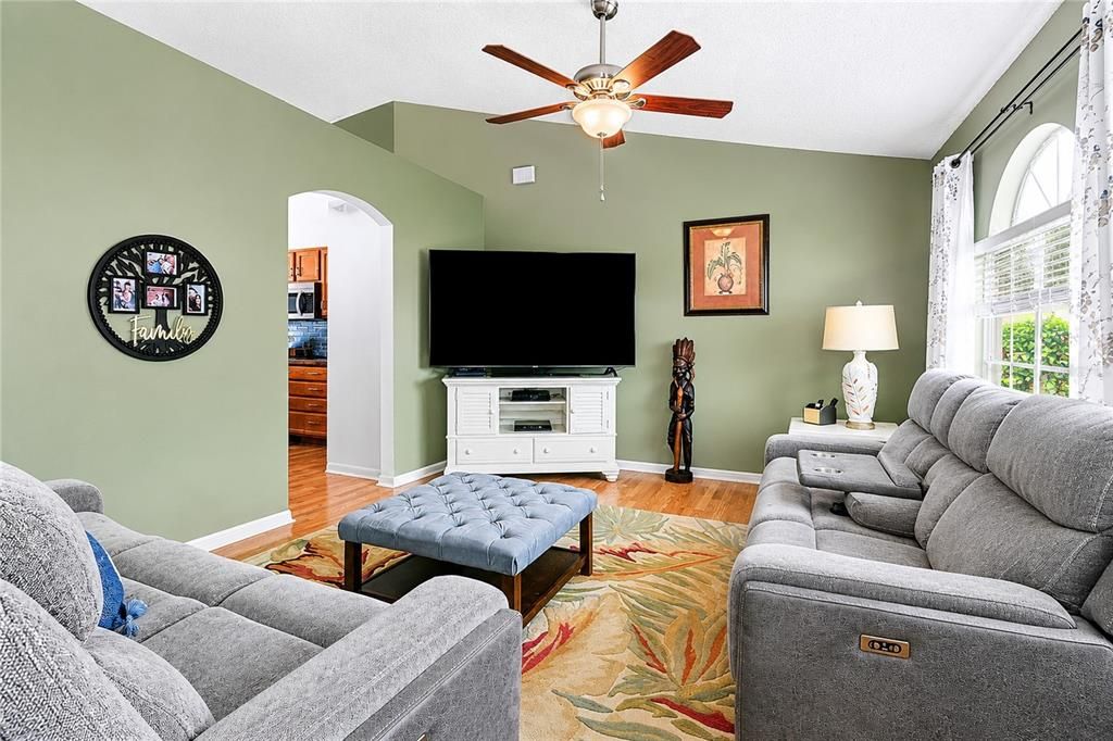 For Sale: $329,000 (3 beds, 2 baths, 2046 Square Feet)