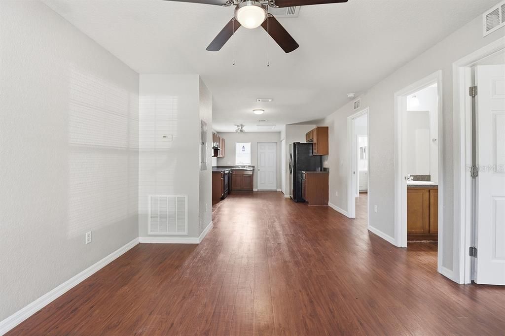 En Venta: $330,000 (4 camas, 0 baños, 1750 Pies cuadrados)