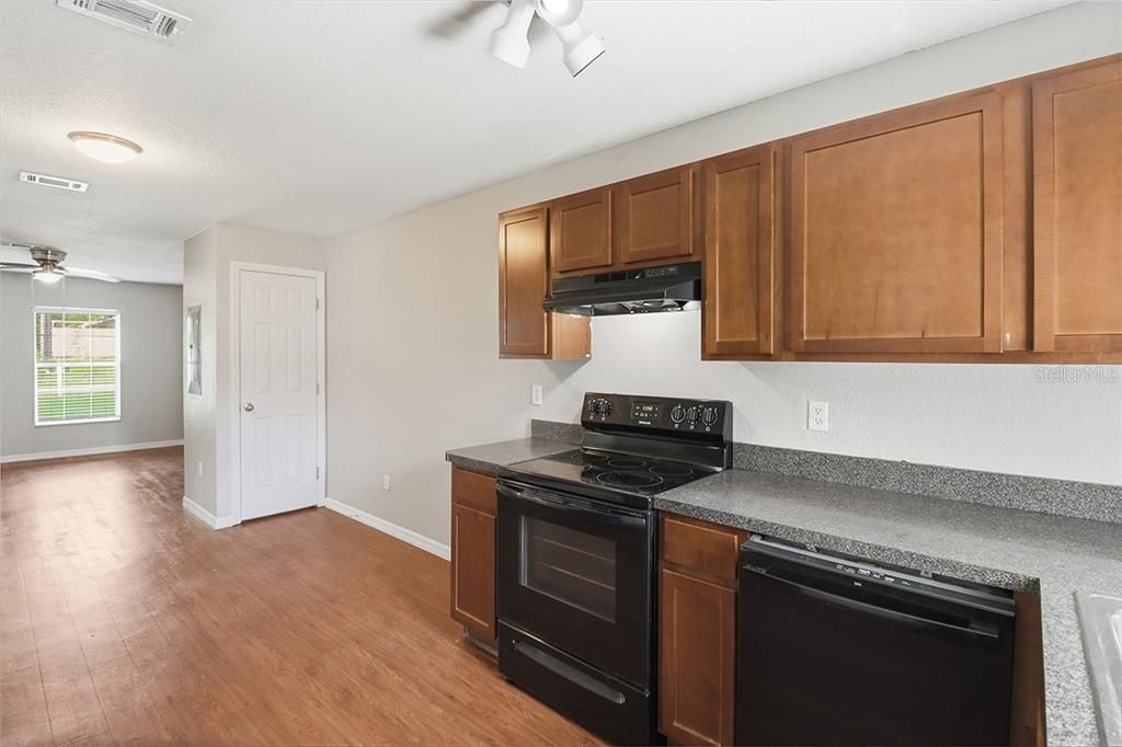En Venta: $330,000 (4 camas, 0 baños, 1750 Pies cuadrados)