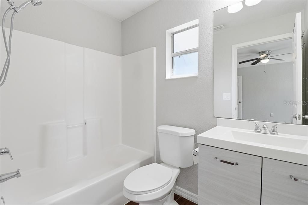 En Venta: $330,000 (4 camas, 0 baños, 1750 Pies cuadrados)