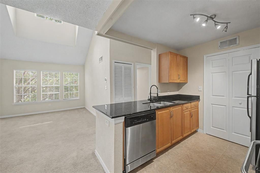 For Sale: $229,000 (2 beds, 2 baths, 1491 Square Feet)