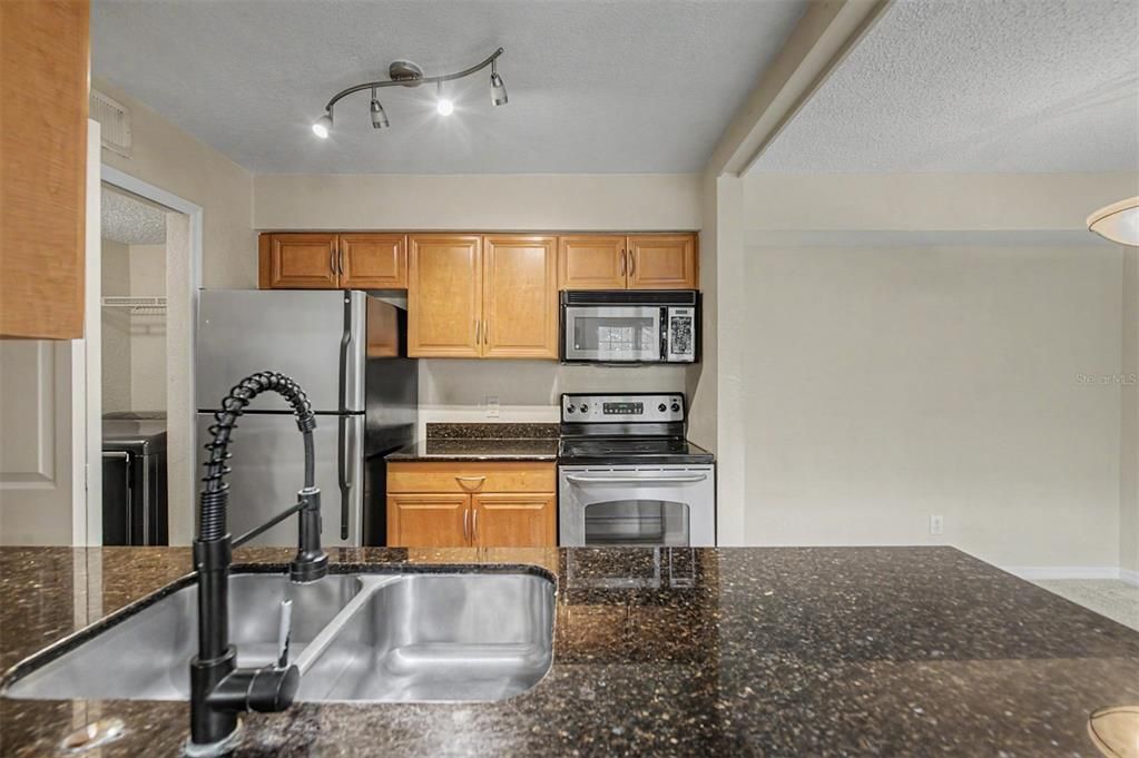 For Sale: $229,000 (2 beds, 2 baths, 1491 Square Feet)