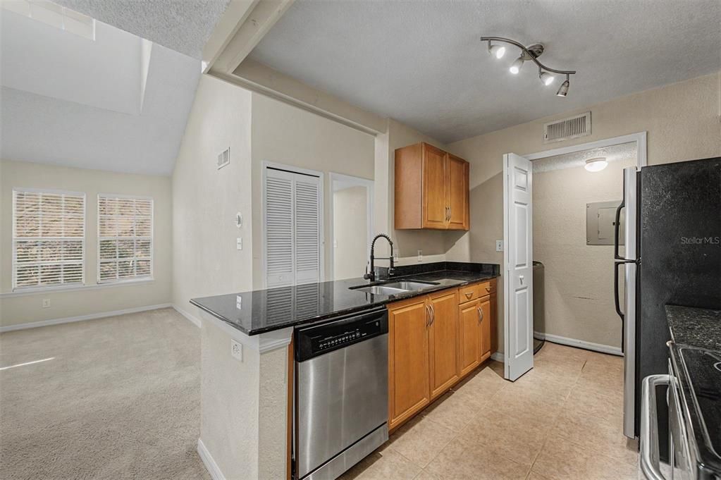 For Sale: $229,000 (2 beds, 2 baths, 1491 Square Feet)