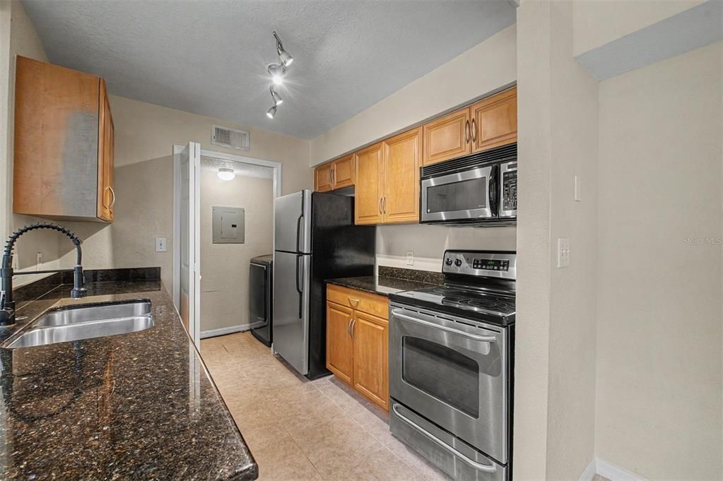 For Sale: $229,000 (2 beds, 2 baths, 1491 Square Feet)
