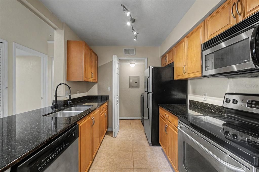 For Sale: $229,000 (2 beds, 2 baths, 1491 Square Feet)