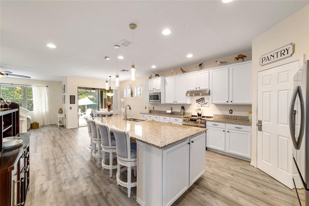 For Sale: $440,000 (2 beds, 2 baths, 2062 Square Feet)