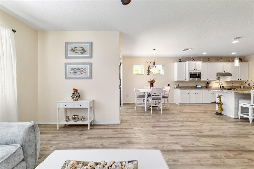 For Sale: $440,000 (2 beds, 2 baths, 2062 Square Feet)