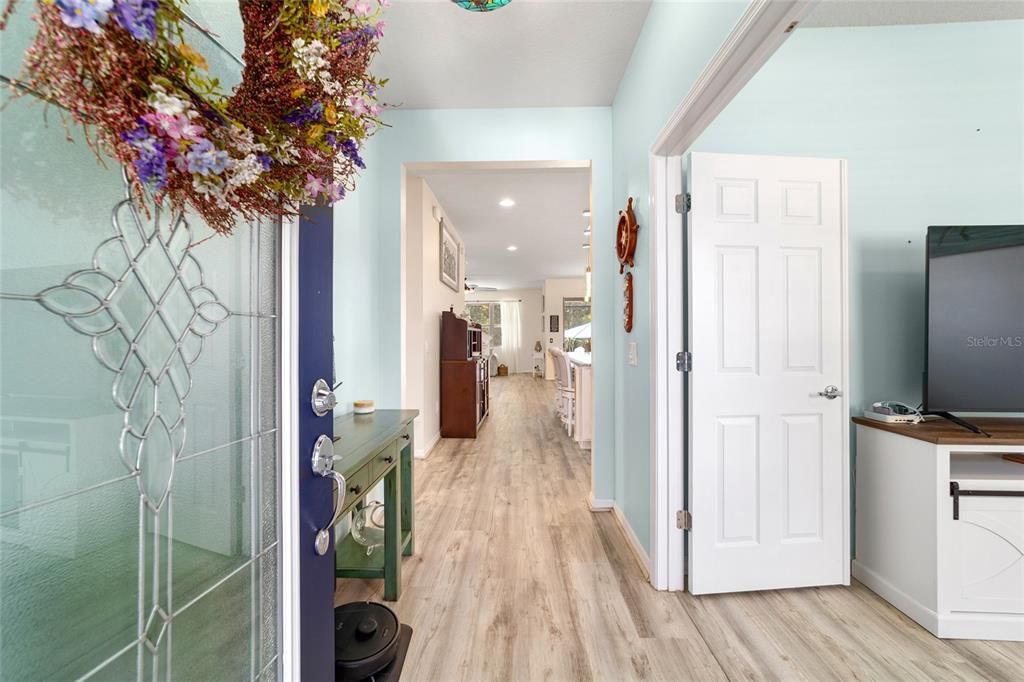 For Sale: $440,000 (2 beds, 2 baths, 2062 Square Feet)
