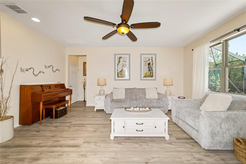 For Sale: $440,000 (2 beds, 2 baths, 2062 Square Feet)