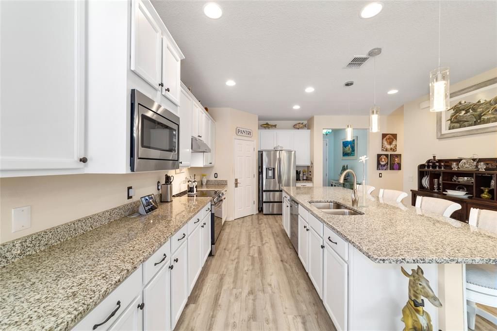 For Sale: $440,000 (2 beds, 2 baths, 2062 Square Feet)