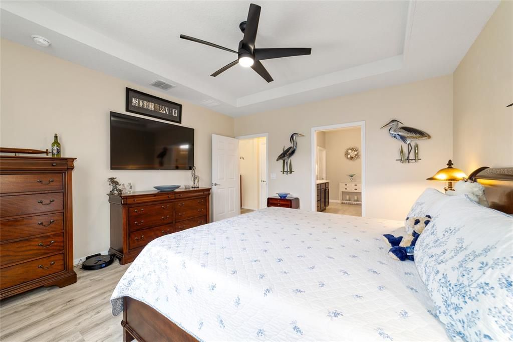 For Sale: $440,000 (2 beds, 2 baths, 2062 Square Feet)