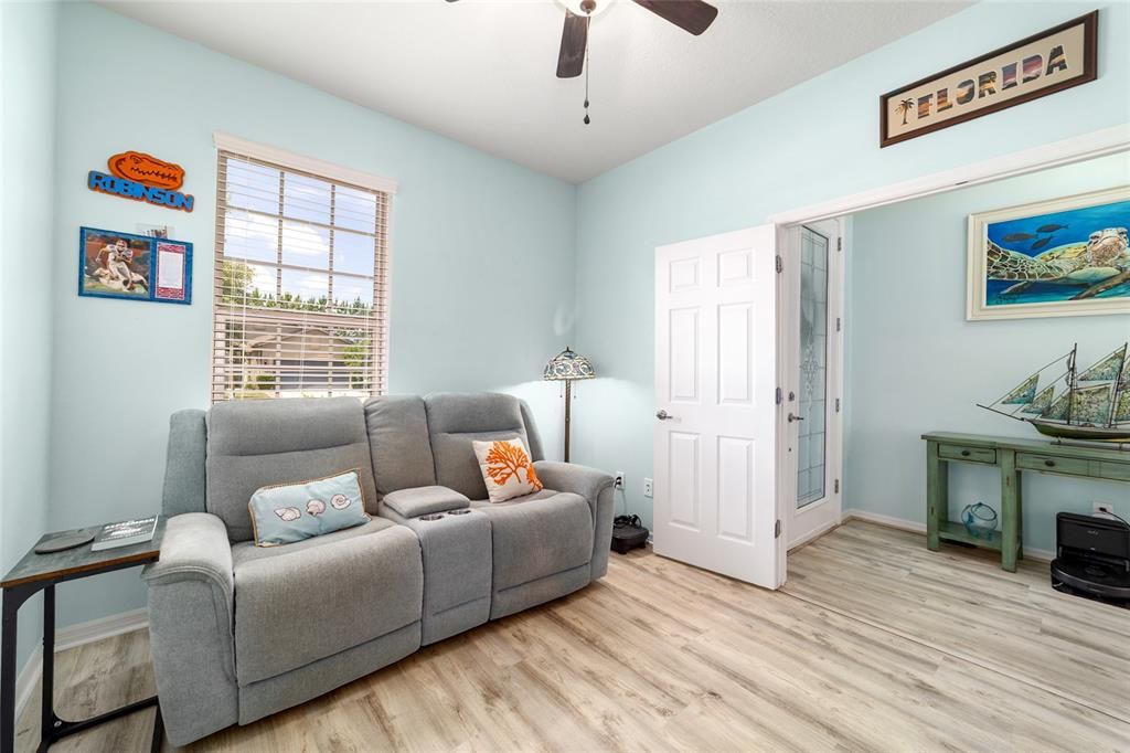 For Sale: $440,000 (2 beds, 2 baths, 2062 Square Feet)