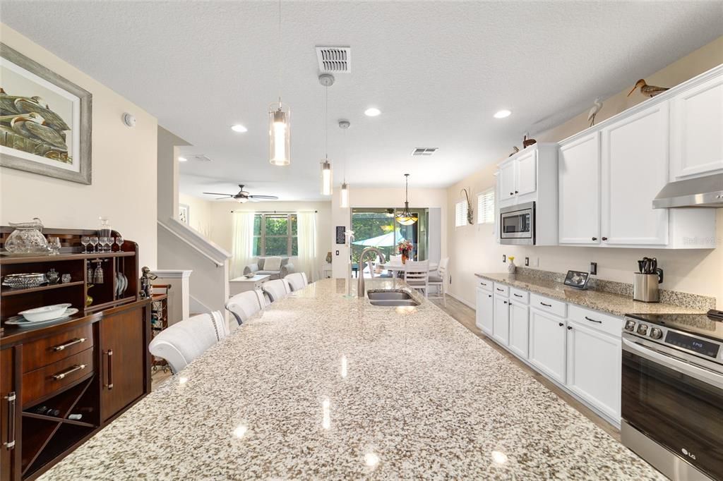 For Sale: $440,000 (2 beds, 2 baths, 2062 Square Feet)