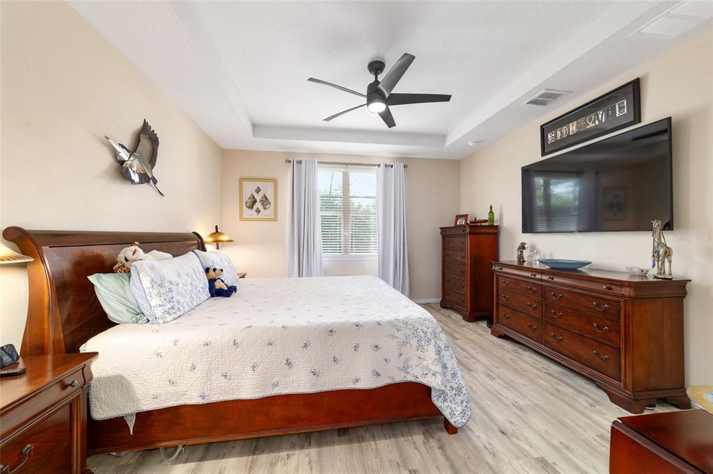 For Sale: $440,000 (2 beds, 2 baths, 2062 Square Feet)