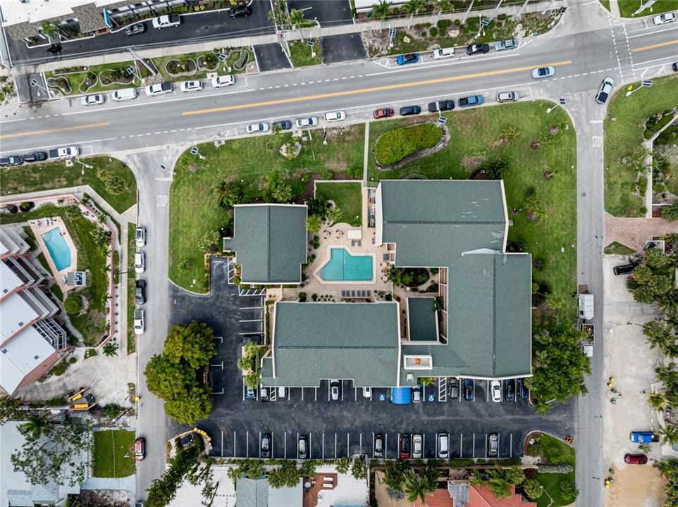 For Sale: $369,900 (1 beds, 1 baths, 756 Square Feet)