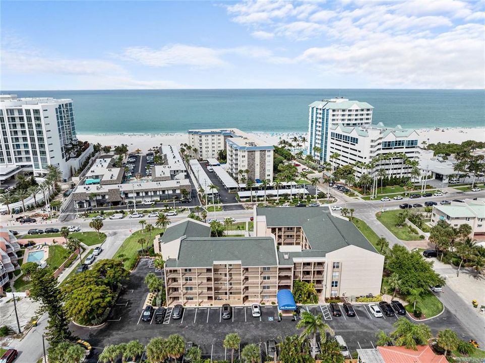 For Sale: $369,900 (1 beds, 1 baths, 756 Square Feet)