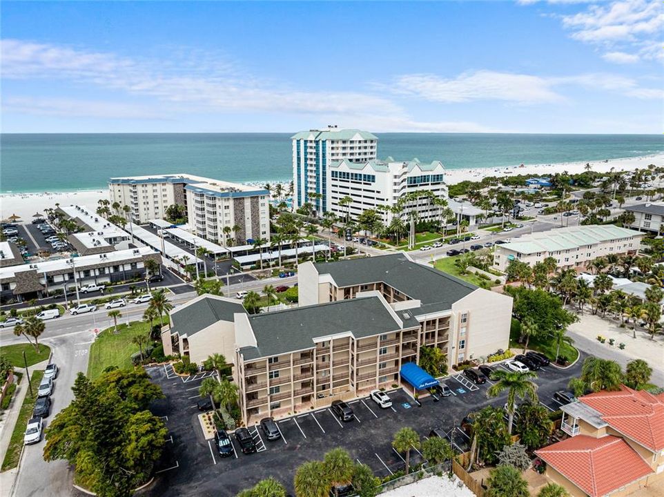 For Sale: $369,900 (1 beds, 1 baths, 756 Square Feet)