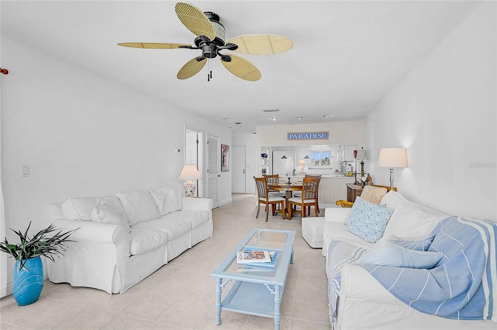 For Sale: $369,900 (1 beds, 1 baths, 756 Square Feet)
