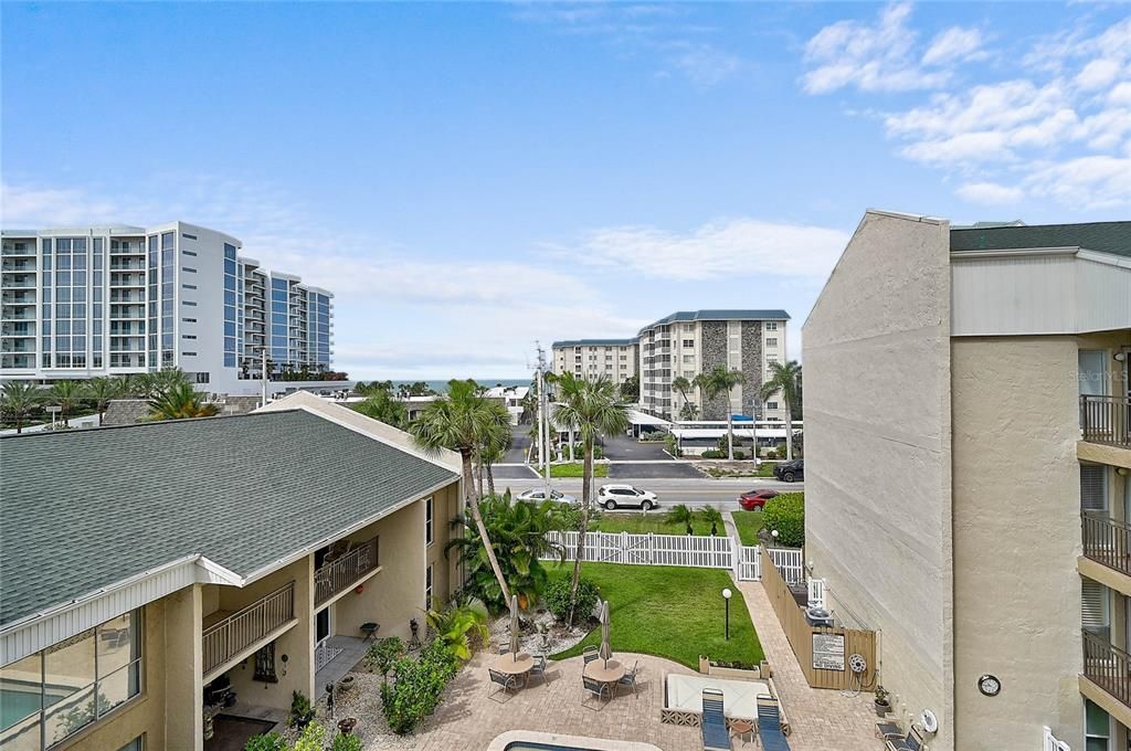 For Sale: $369,900 (1 beds, 1 baths, 756 Square Feet)