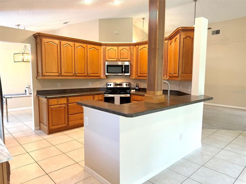 For Sale: $575,000 (4 beds, 2 baths, 1969 Square Feet)