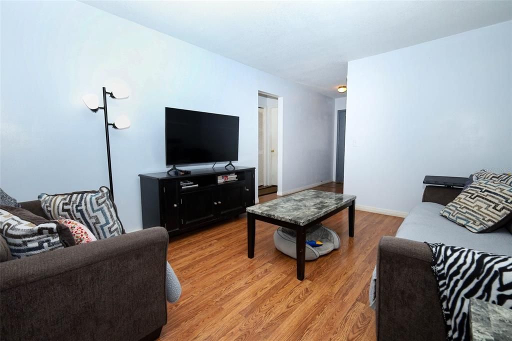 For Sale: $260,000 (3 beds, 2 baths, 1132 Square Feet)