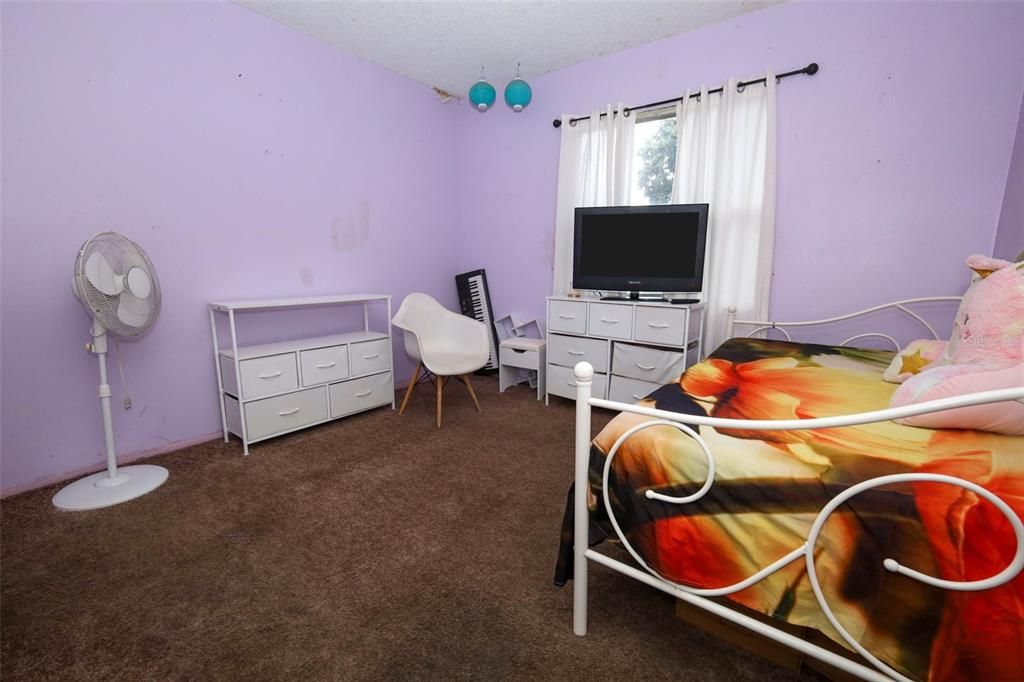 For Sale: $260,000 (3 beds, 2 baths, 1132 Square Feet)