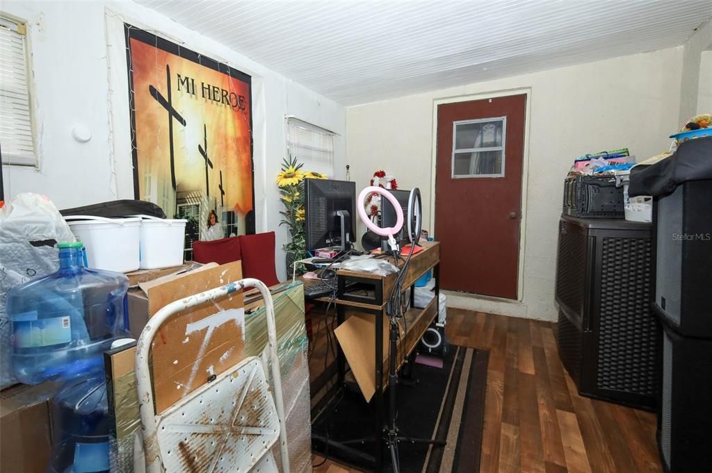 For Sale: $260,000 (3 beds, 2 baths, 1132 Square Feet)