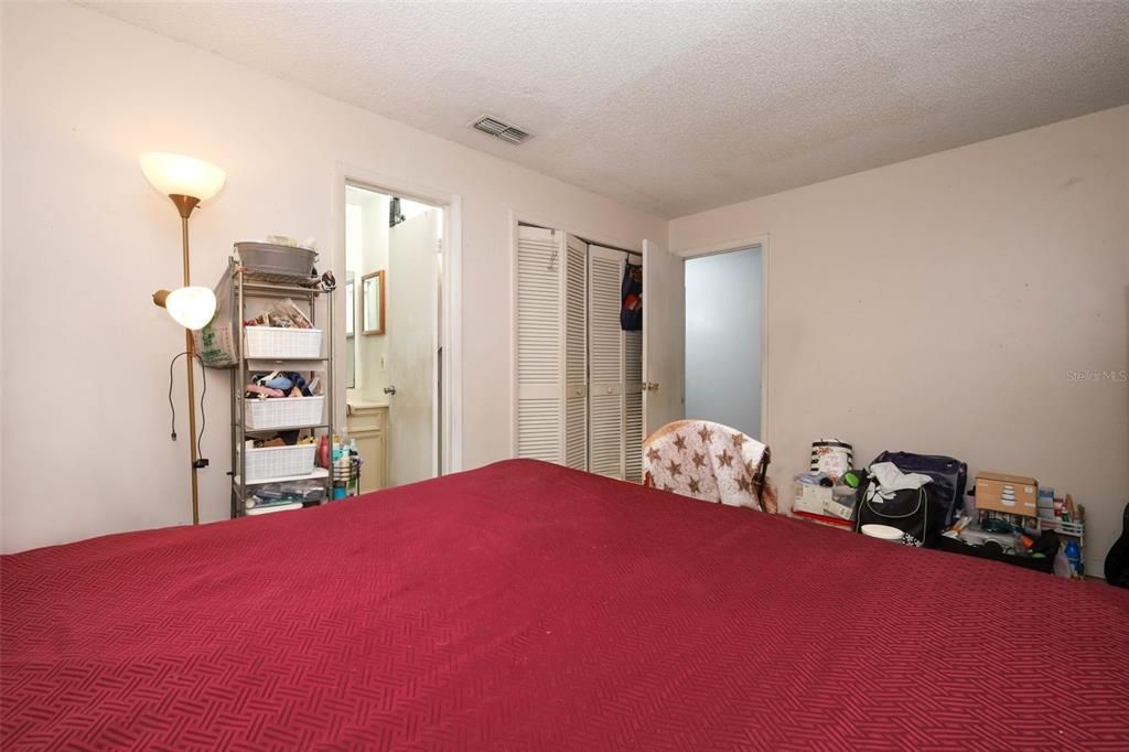 For Sale: $260,000 (3 beds, 2 baths, 1132 Square Feet)