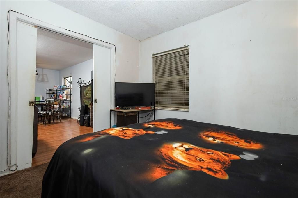 For Sale: $260,000 (3 beds, 2 baths, 1132 Square Feet)