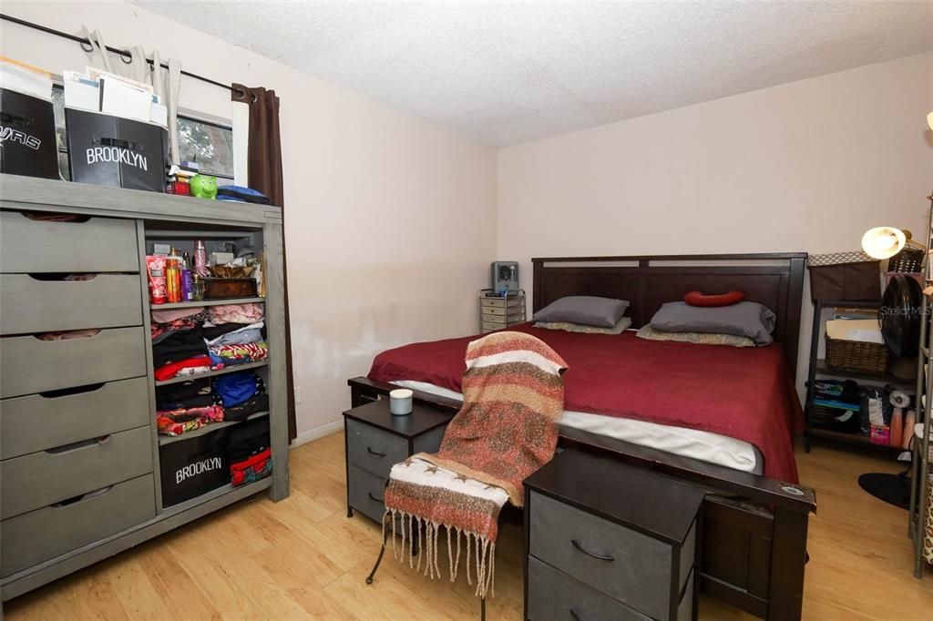 For Sale: $260,000 (3 beds, 2 baths, 1132 Square Feet)