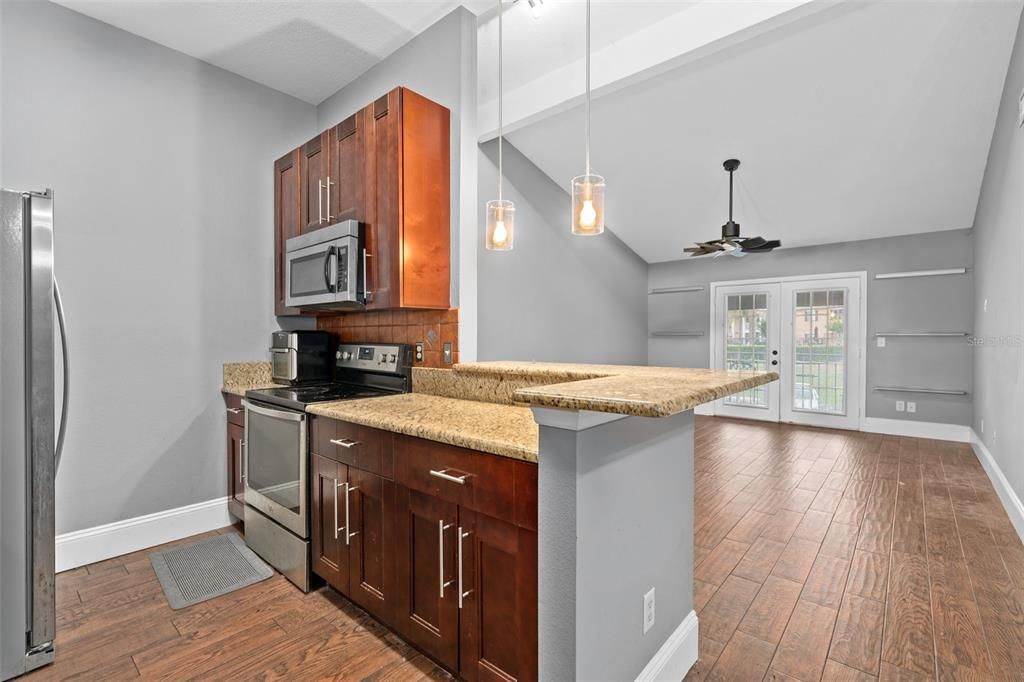 For Sale: $170,000 (2 beds, 2 baths, 1053 Square Feet)