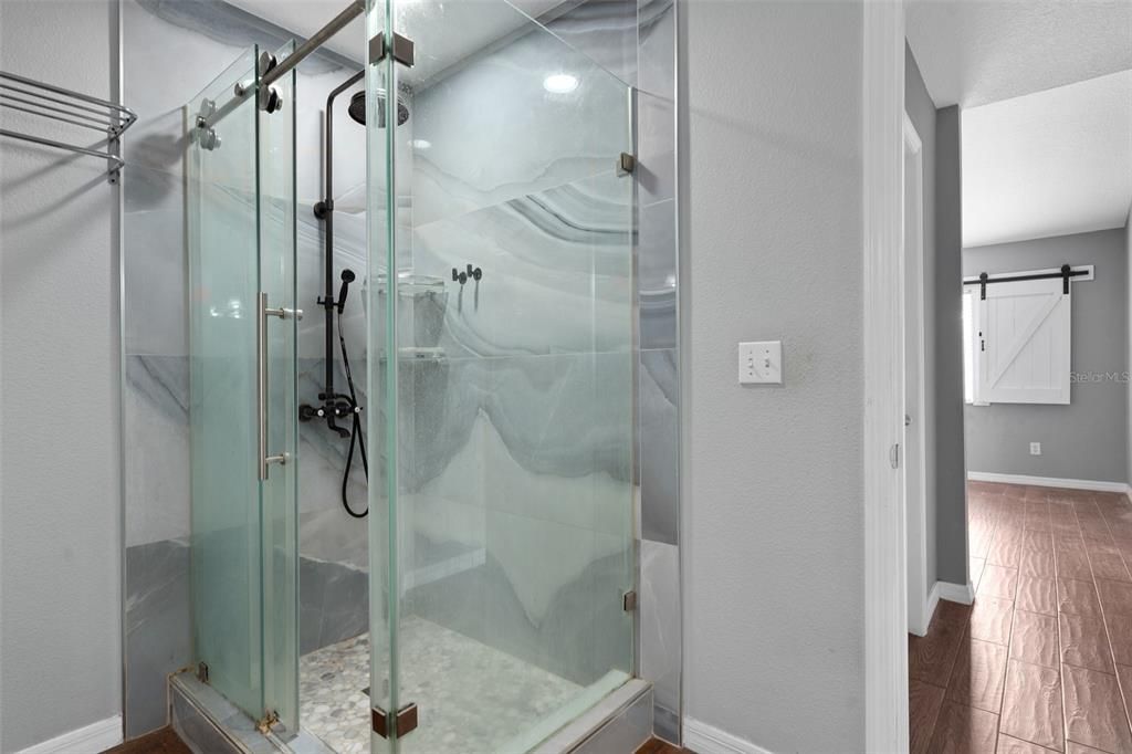 For Sale: $170,000 (2 beds, 2 baths, 1053 Square Feet)