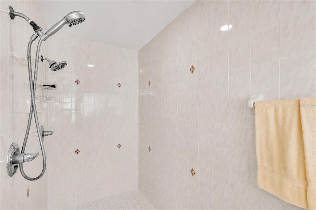 For Sale: $625,000 (4 beds, 3 baths, 2999 Square Feet)