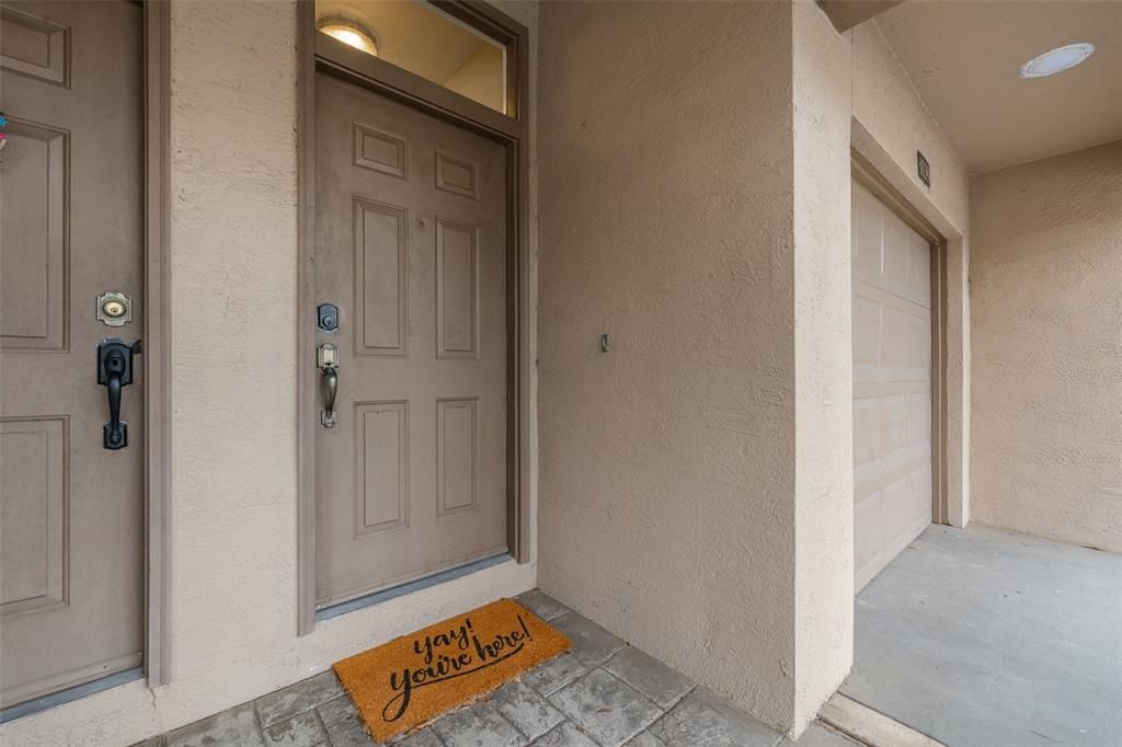 For Rent: $2,550 (1 beds, 1 baths, 815 Square Feet)