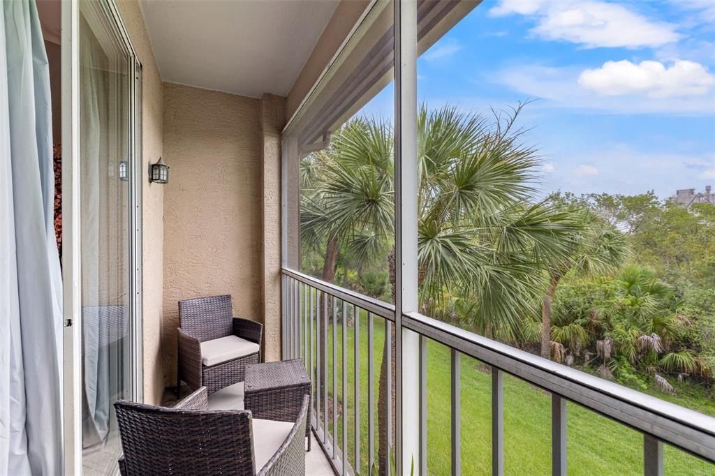 For Rent: $2,550 (1 beds, 1 baths, 815 Square Feet)