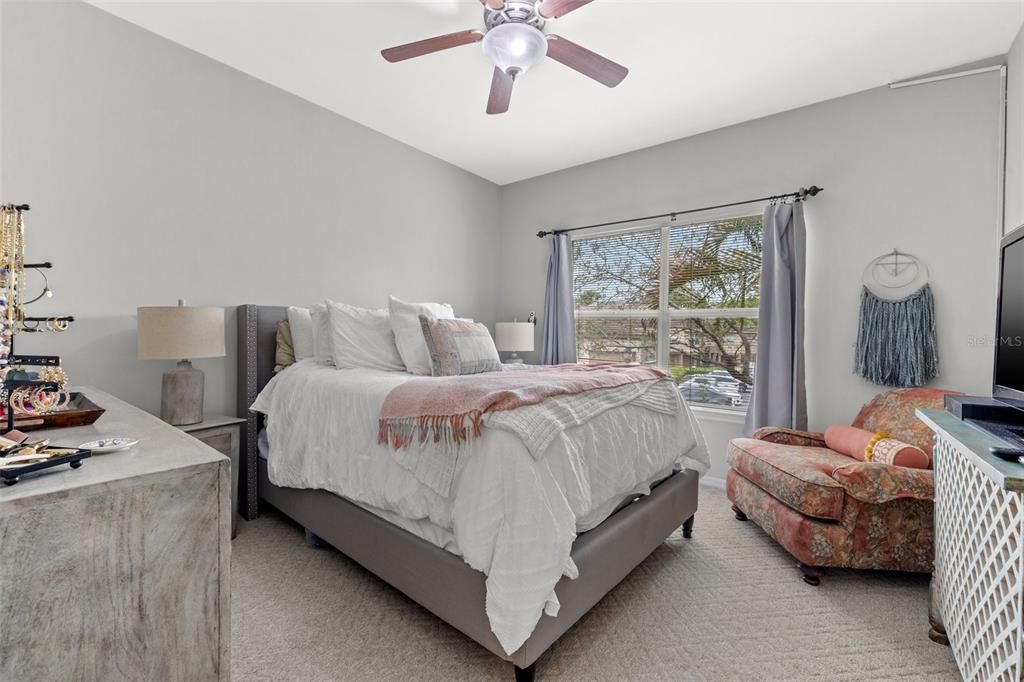 For Rent: $2,550 (1 beds, 1 baths, 815 Square Feet)