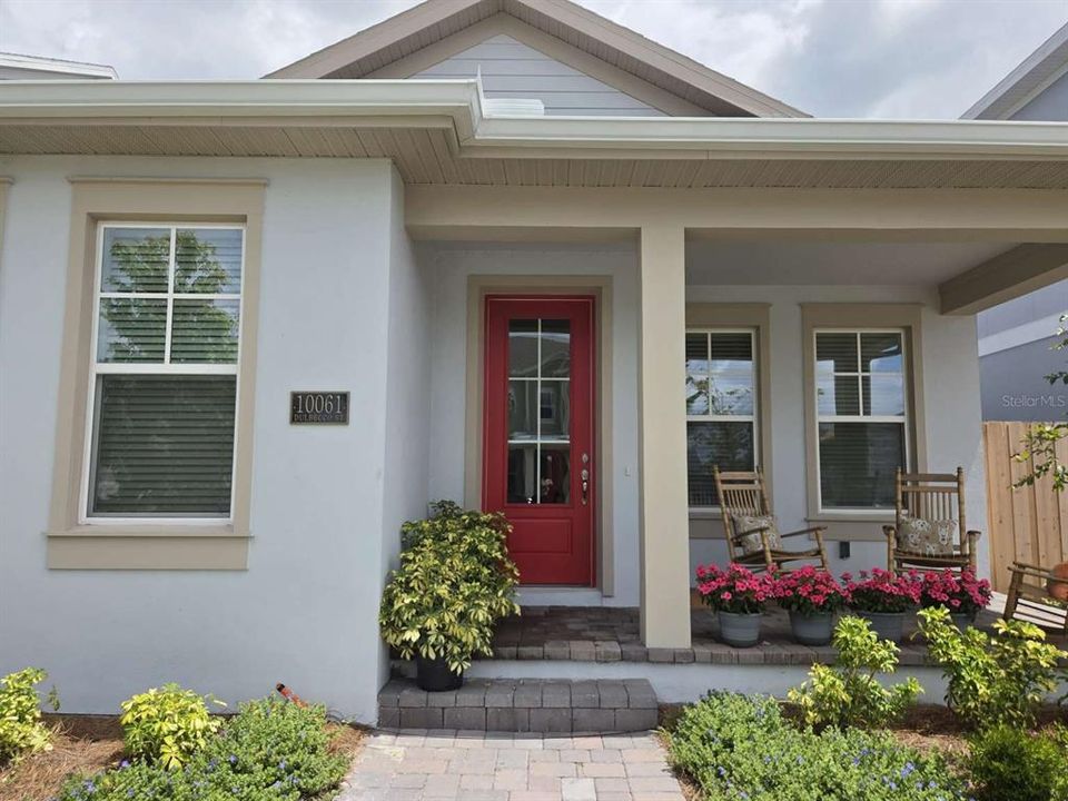 For Sale: $608,000 (3 beds, 2 baths, 1976 Square Feet)