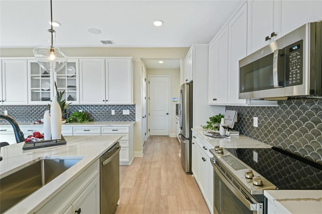 For Sale: $455,388 (5 beds, 3 baths, 3030 Square Feet)