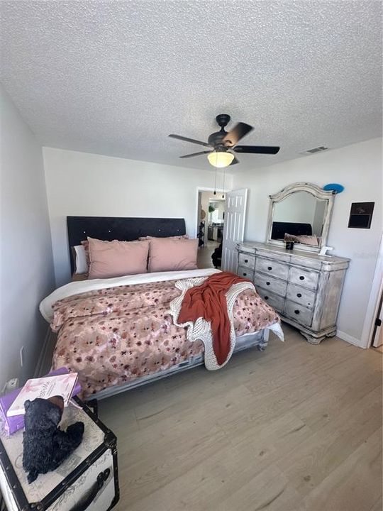 For Sale: $270,000 (3 beds, 2 baths, 1176 Square Feet)