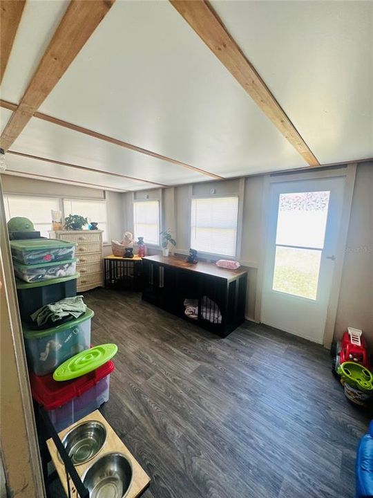 For Sale: $270,000 (3 beds, 2 baths, 1176 Square Feet)