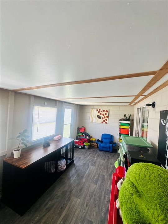 For Sale: $270,000 (3 beds, 2 baths, 1176 Square Feet)