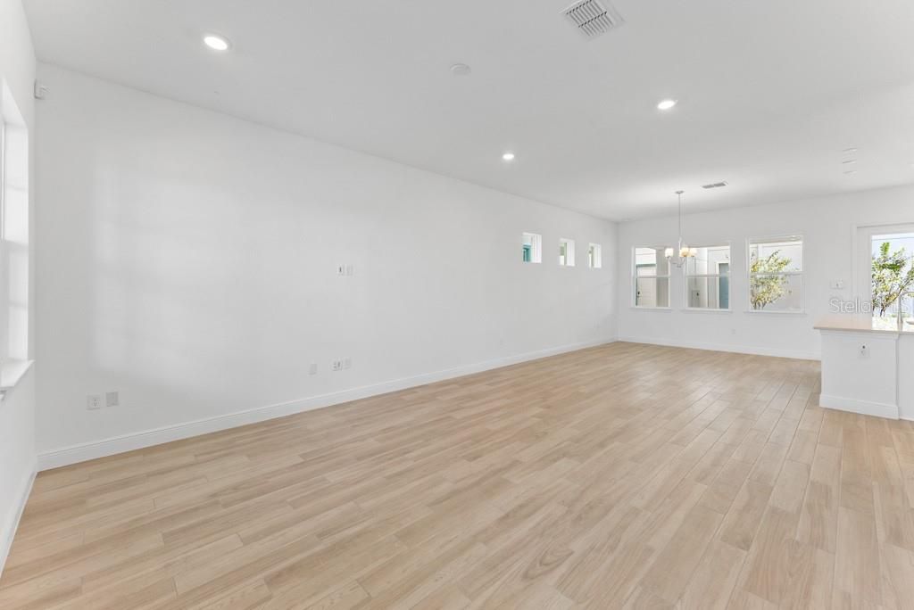 For Rent: $3,500 (3 beds, 2 baths, 2367 Square Feet)