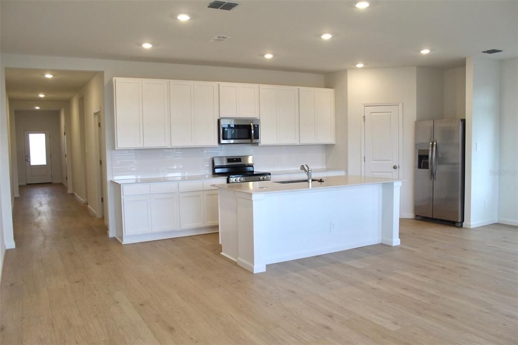 For Rent: $2,450 (3 beds, 2 baths, 2366 Square Feet)