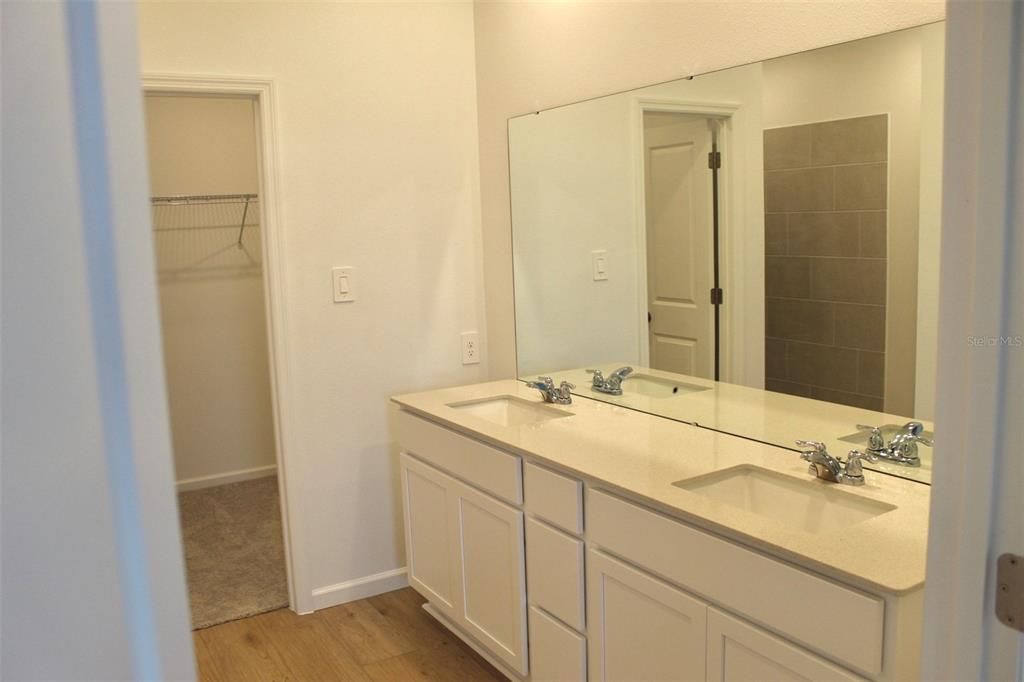 For Rent: $2,450 (3 beds, 2 baths, 2366 Square Feet)