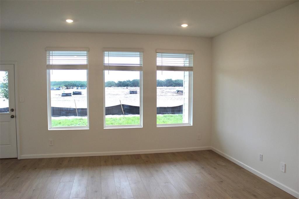 For Rent: $2,450 (3 beds, 2 baths, 2366 Square Feet)
