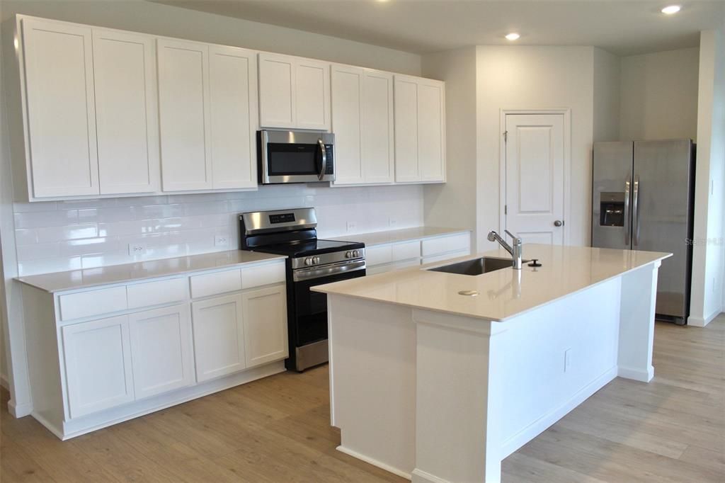 For Rent: $2,450 (3 beds, 2 baths, 2366 Square Feet)