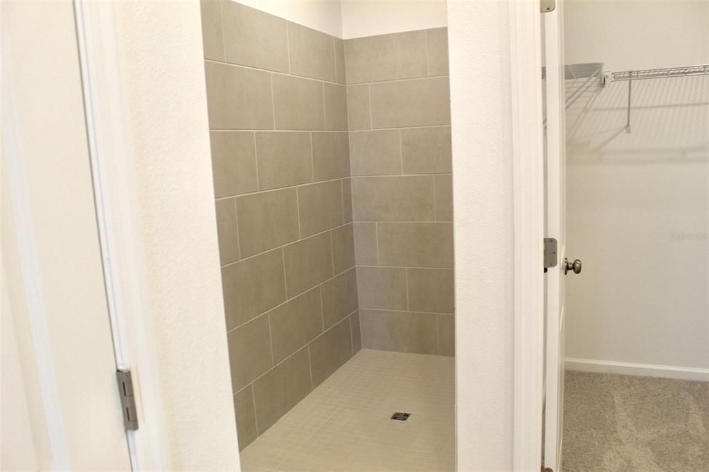 For Rent: $2,450 (3 beds, 2 baths, 2366 Square Feet)