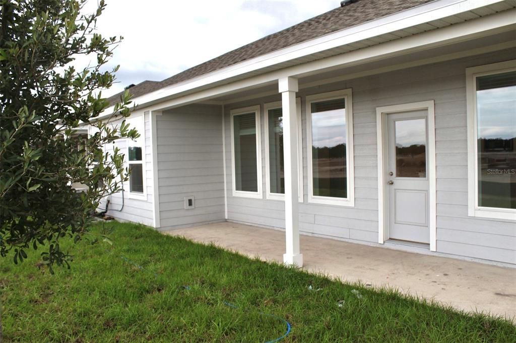 For Rent: $2,450 (3 beds, 2 baths, 2366 Square Feet)