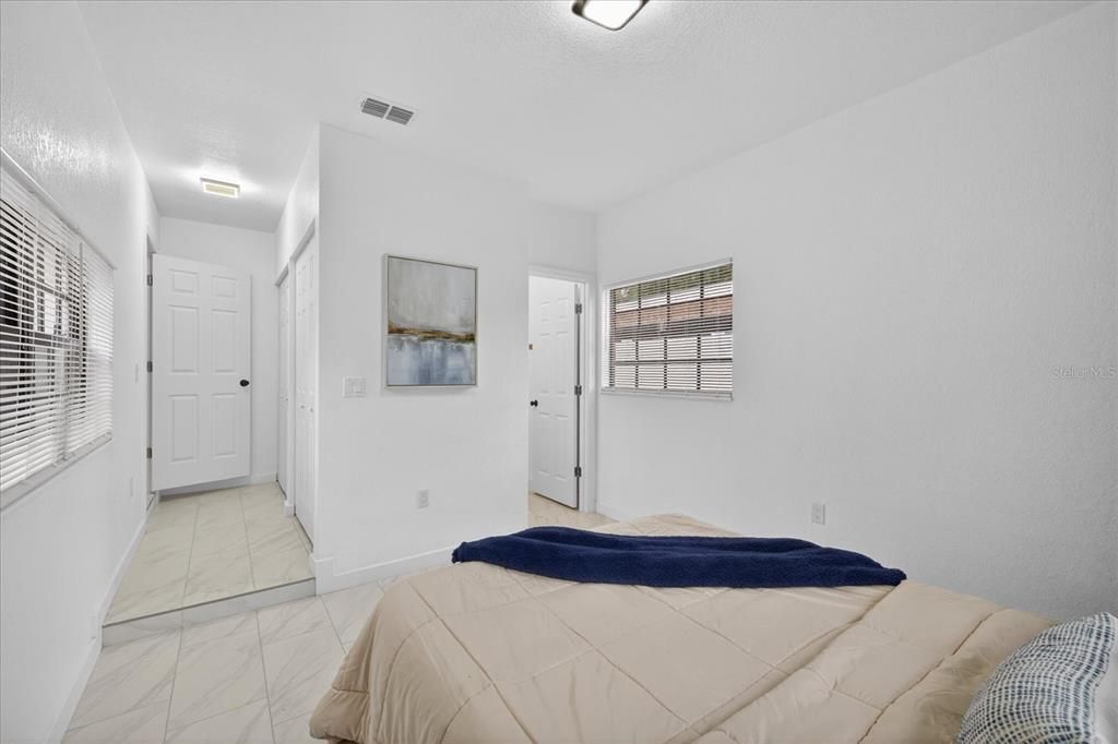 Active With Contract: $389,900 (3 beds, 2 baths, 1157 Square Feet)