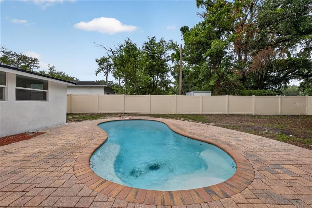 Active With Contract: $389,900 (3 beds, 2 baths, 1157 Square Feet)